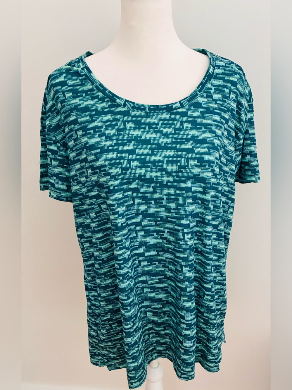 Ll Bean Women's Teal Patterned Short-Sleeve Top large